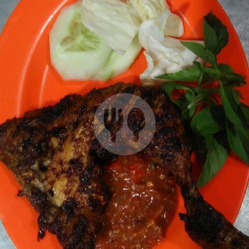 Ayam Kampung Goreng menu Lalapan Seafood Cak Ir, Oro-Oro Dowo
