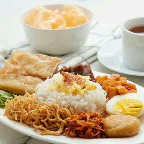 Review Nasi Uduk Ibu Haji: Pengalaman Makan Seru di Mangga Besar Jakarta