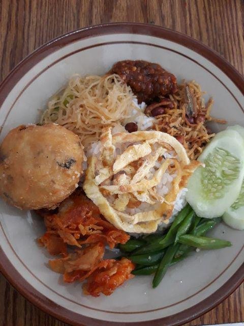 Nasi Uduk & Bakmi Medan Super Rasa: Surga Kuliner di Pluit Jakarta