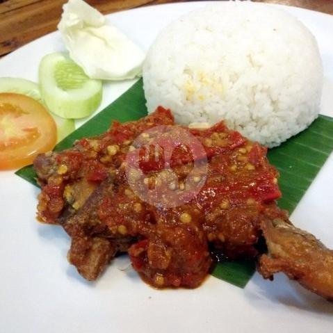 Nasi + Ayam Pedas + Lalaban menu WN Halmahera, Sukanagara