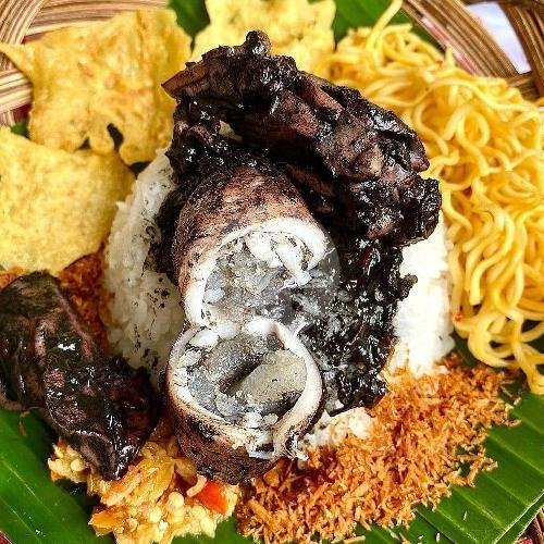 NASI CUMI PREMIUM SUPER KOMPLIT menu Nasi Cumi Hitam Madura Pak Kris, Klojen