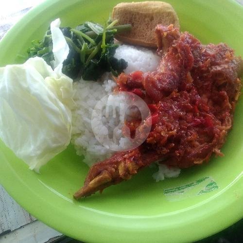Nasi Ayam Goreng menu Warung Nasi Mbak Mar, Cipedes Selatan