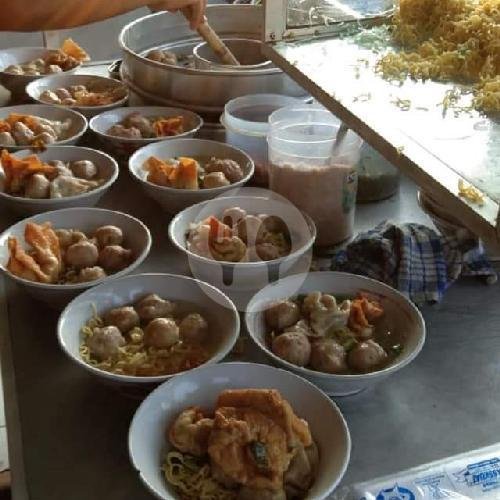 Mie Ayam+Pentol+Es Jeruk menu Bakso Kabul, Petemon