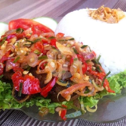 Nasi + Ayam Woku menu Ayam Geprek Kedai Pramuka, Pramuka Regency, Sutawinangun