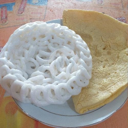 Krupuk menu Soto Betawi Bang Ririn, Kramat Asem