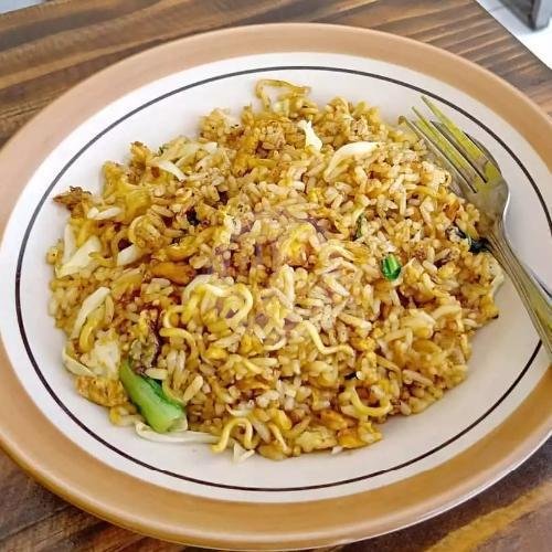 Magelangan Original menu Warmindo Rikat, Sunan Kudus