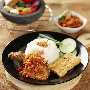 Ayam Krispy + Nasi menu Ayam Goreng Nelongso, Bangil