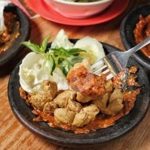 Sego Sambel Joss Bakwan menu Sego Sambel Joss, Kendangsari