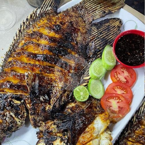 Ikan Gurame Galunggung Bakar menu Warung DS, Singaparna