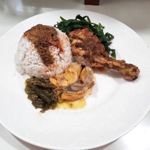 Nasi Padang Rendang Ayam menu Citra Minang Masakan Padang, Prof Dr. Hamka