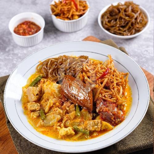 Lontong Sayur menu Nasi Kuning Ambon Poka, Tenggilis Mejoyo