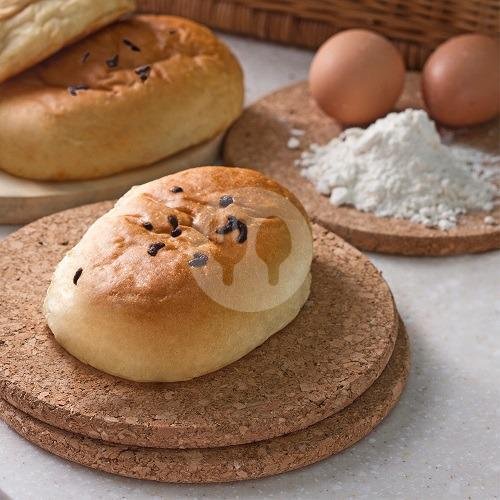 Roti Pisang menu Caramia Bakery