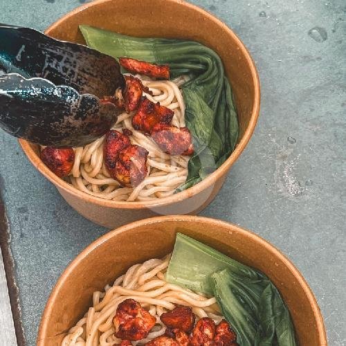 Mie Manis Ayam Jamur menu MaeMie, Caruban