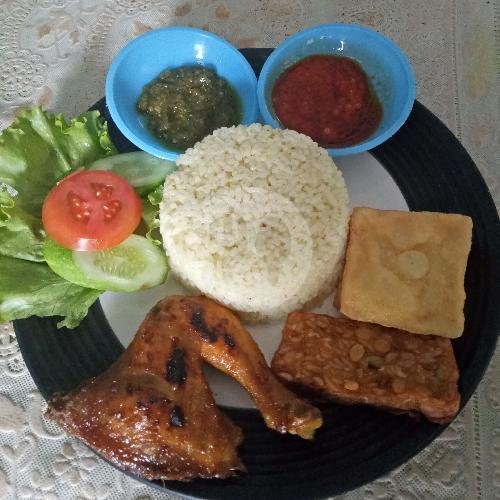 Review Ayam Bakar Madu Bani: Surga Kuliner di Paseh yang Wajib Dikunjungi Review Ayam Bakar Madu Bani: Surga Kuliner di Paseh yang Wajib Dikunjungi