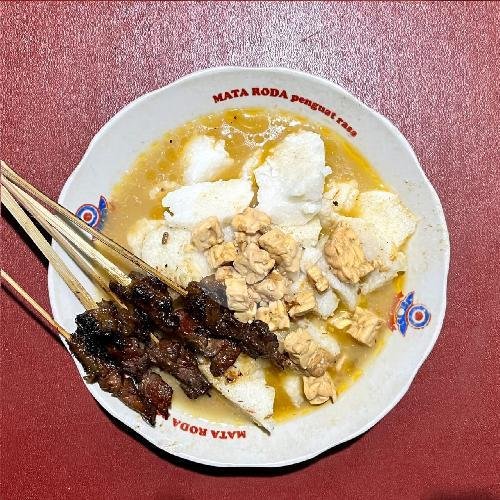 Sate Kere Kupat Sayur Mbah Mardi: Surga Kuliner Terjangkau di Yogyakarta