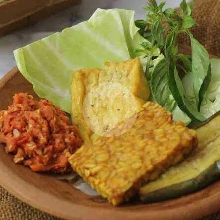 2 Telur Dadar menu Warung Soto Madura, Jl. Lembang 131 Samaan