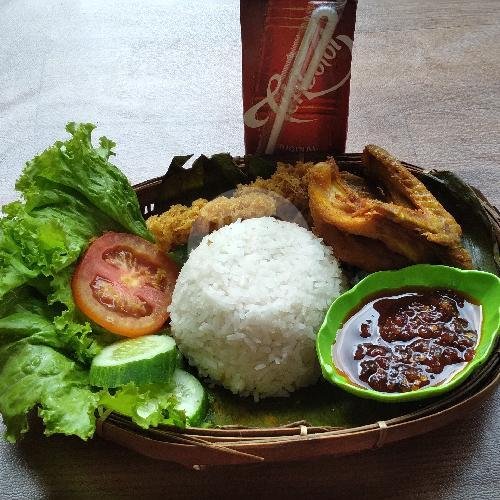 Paheda (Paket Hemat Dada) menu Ayam Goreng Kremes Luna, Jendral Sudirman