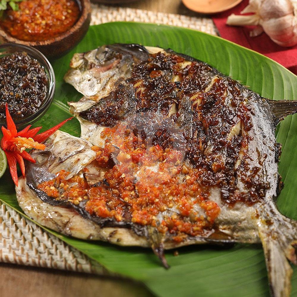 Sunda Kelapa Fried Pomfret 800 gram menu Seribu Rasa, Lippo Mall Kemang
