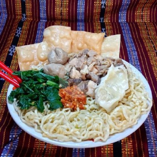 Mie Ayam Jamur Komplit Yamin menu Bakmi Jhon, Sampit 4