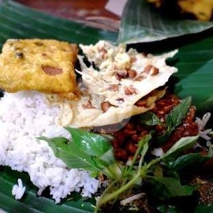 Kunyit Asem menu Pecel Pincuk, Kalibata
