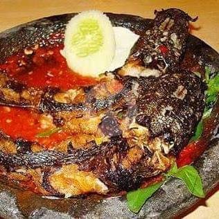 Pecel Lele Cak Feri: Kenangan Manis di Setiap Suapan di Gunung Batu Bandung Pecel Lele Cak Feri: Kenangan Manis di Setiap Suapan di Gunung Batu Bandung