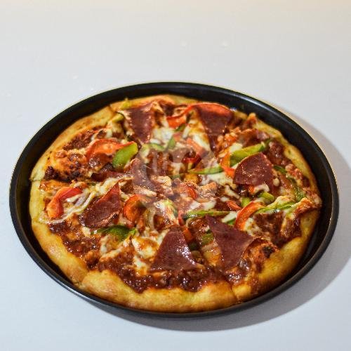 Pepperoni Pizza menu Belle Ville Coffee & Eatery, Jagakarsa