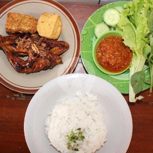 Paket Ayam Bakar menu Goreng Dan Bakar Ayam Laksana, Yudanegara