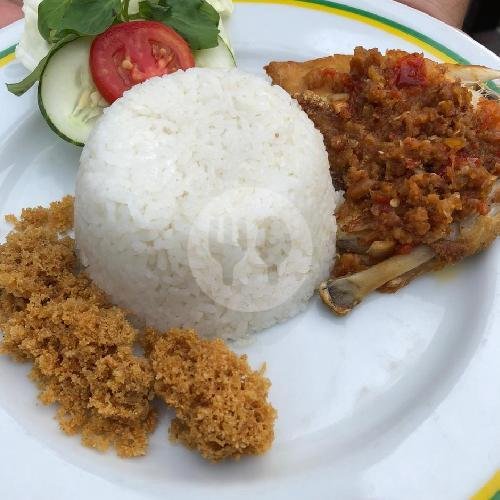 Gurami Bakar menu Ayam Goreng Mbok Berek Garden Jogja, Magelang