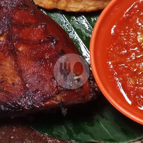Ayam Goreng (Kota) menu Sayur Asem Pecak Ikan Mba Anggi, Noyontaan