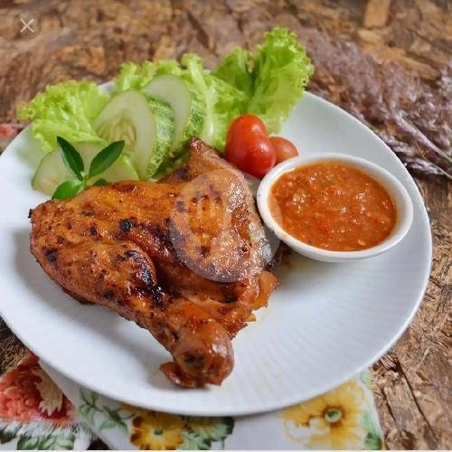 Ayam Goreng (tanpa Nasi)free Tahu tempe Lalap menu Ayam Bakar & Goreng Veranica, Cisaat