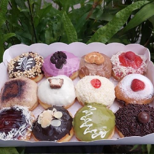Hampers Mix menu Sabilla Donuts, Letjend Sutoyo