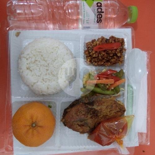 Nasi Box Super 5 menu Warung Tegal Aero ibu Lina, Ketintang