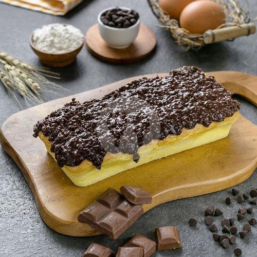 Ogura Cheese + Topping 1/2 Cheese + 1/2 Crispy Chocolate menu Oma Opa Cakery UNS, Jebres