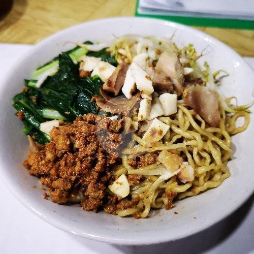 Bakmi / Bihun / Kwetiau Bakso Ikan 2 pcs menu Bakmi Shanghie, Gajah Mada