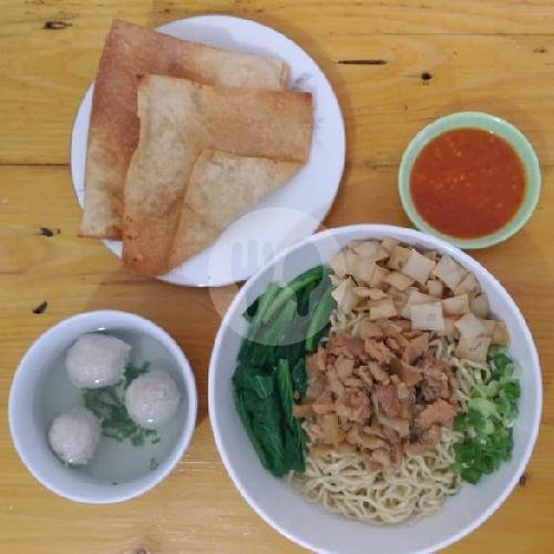 Bakmie Ayam Bakso Pangsit Rebus menu Kedai Bakmie Ayam 31, Padasuka
