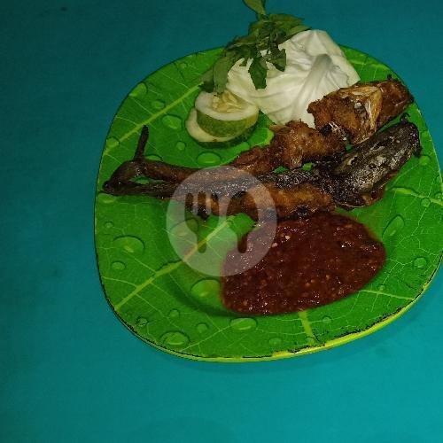 Ayam menu Pecel Lele Maharani, Tuparev