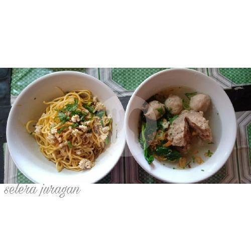 Tahu Bakso Khas Juragan menu Mie Baso & Yamin Selera Juragan, Permata Biru