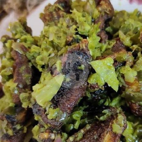 Pecak Belut,Lalapan,Terong Goreng+Tahu Tempe Goreng menu Pondok Pecak Belut Dan Ikan Gabus Mbak Surati, Pulogadung