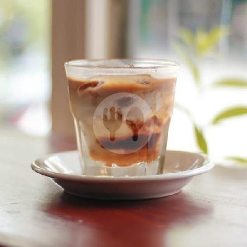 Kopi Sembilan: Menyusuri Kenangan Masa Kecil di Pogung Kidul Yogyakarta