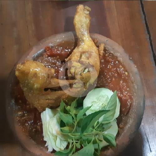 Review Warung Lalapan Pak Eko: Tempat Makan Wajib di Malang!