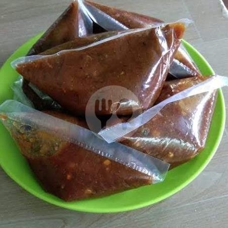 Sambel kemasan botol menu Rujak Uleg Anti Galau, Pondok Bambu