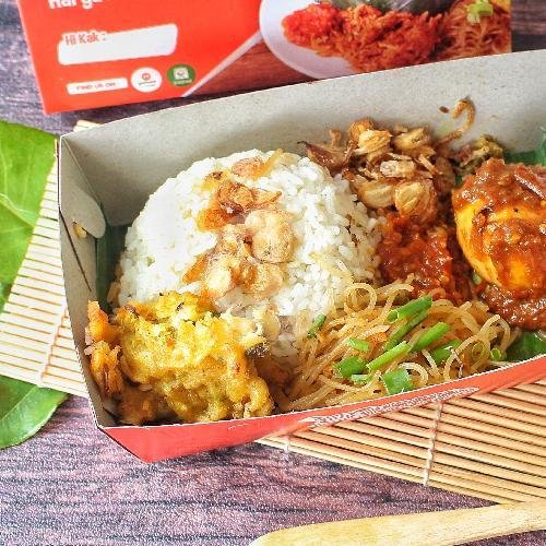 Sate Usus Ayam menu Nasi Uduk Jakarta Mas Afin, Ikan Tombro
