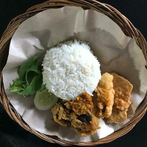 Nasgorgem menu Nasgem & Geprek Merdeka, Banyuwangi