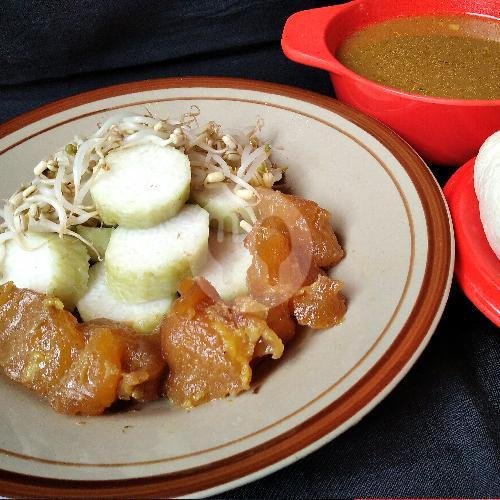 Lontong Kikil Xtra Kikil menu Tahu Campur Pak Sopyan, Pesantren