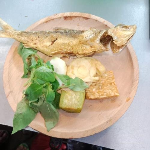 Nasi Sambelan Ikan Bandeng menu Sambelan Mbak Nia, Kranggan