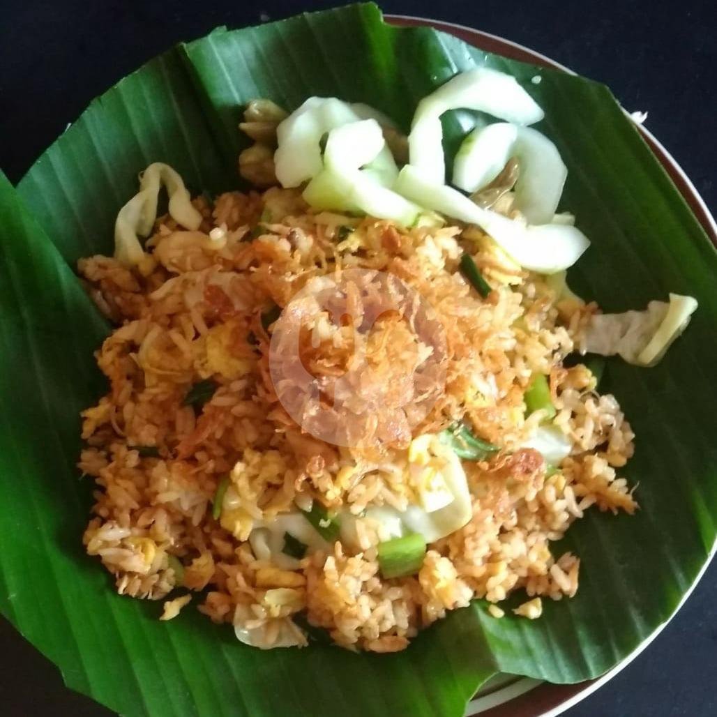 Nasi Goreng Godong: Pengalaman Unik dan Lezat di Kediri