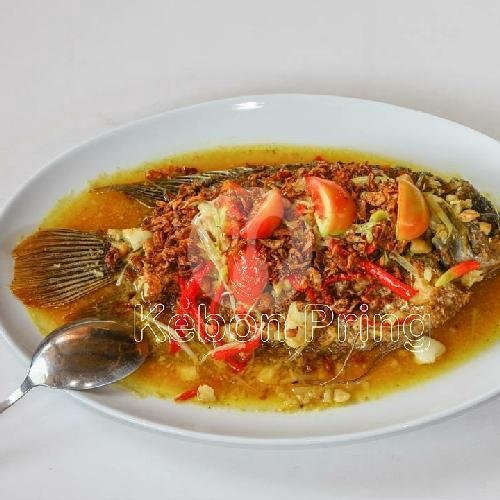 Sop Gurame menu Warung Lesehan Segoro Madu
