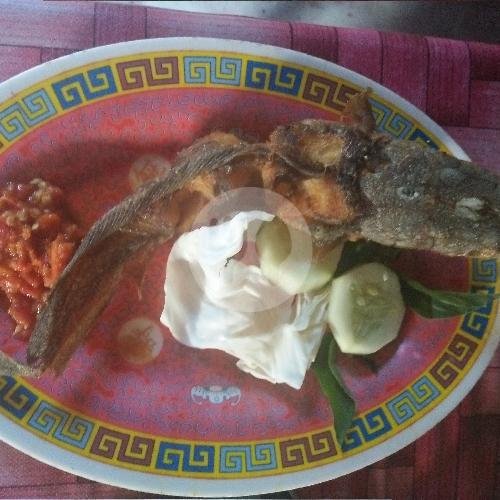 Nasi Ayam Kampung/Merah Goreng Kremes menu Lesehan Nasi Uduk Dan Penyetan Barokah, KH Muhdi