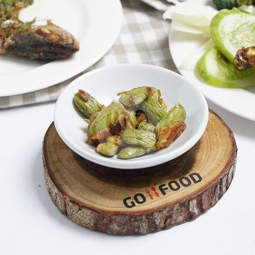 Nasi putih menu Ayam Goreng Surya Pemuda 38, G Walk