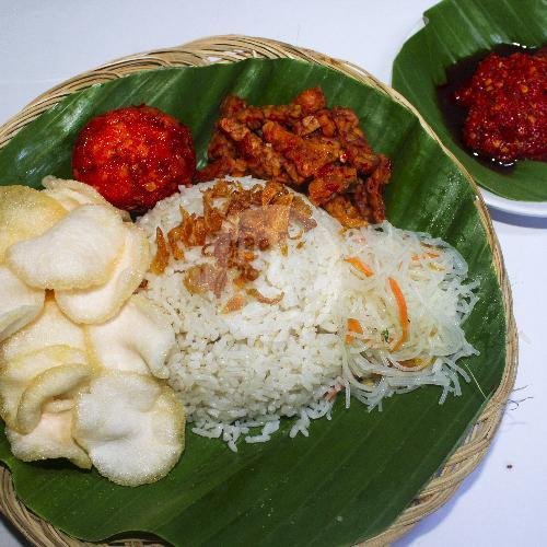 Es Teh menu Nasi Uduk Uni Al, Cik Di Tiro
